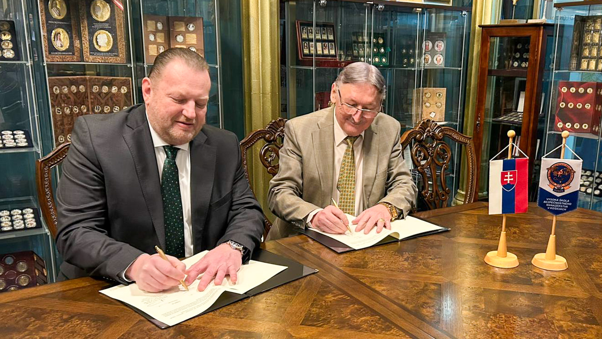 Náš úrad podpísal Memorandum o spolupráci s Vysokou školou bezpečnostného manažérstva v Košiciach