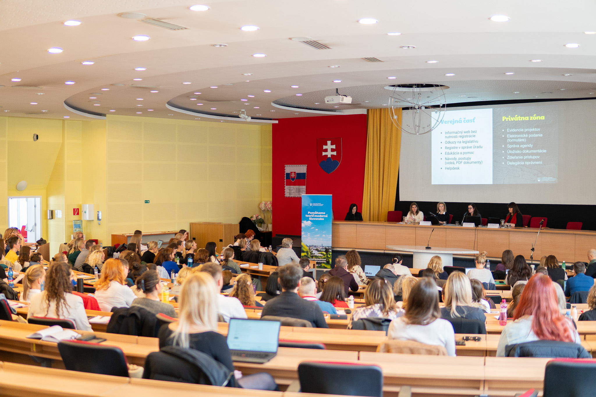 V Bratislave sme takmer 140 zamestnancom stavebných úradov ukázali, ako efektívnejšie pracovať s Portálom výstavby